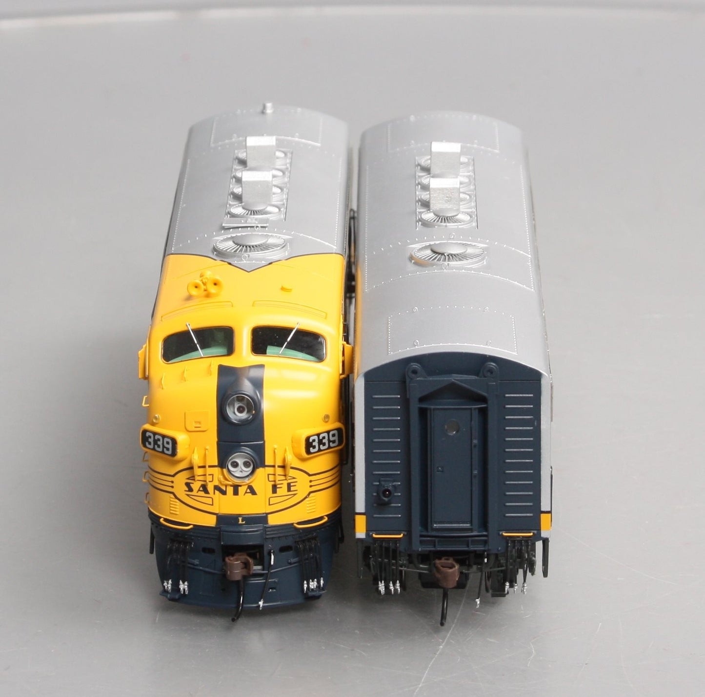 Athearn G19548 HO Santa Fe F7A/B Diesel Locomotive #339L/#348A w/DCC & Sound