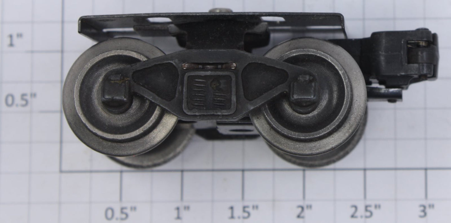 Lionel PT-2X-1 Staple End Operating Magnetic Coupler Truck with Mounting Plate