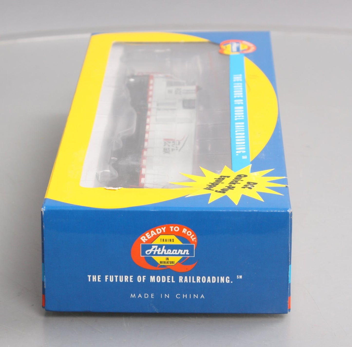 Athearn 88561 HO Rail Logix SD38AC Diesel Locomotive #2001