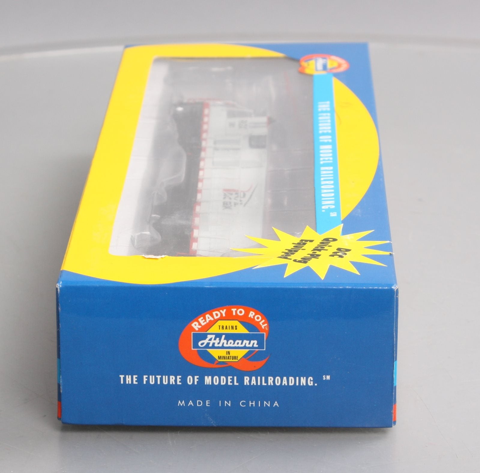 Athearn 88561 HO Rail Logix SD38AC Diesel Locomotive #2001