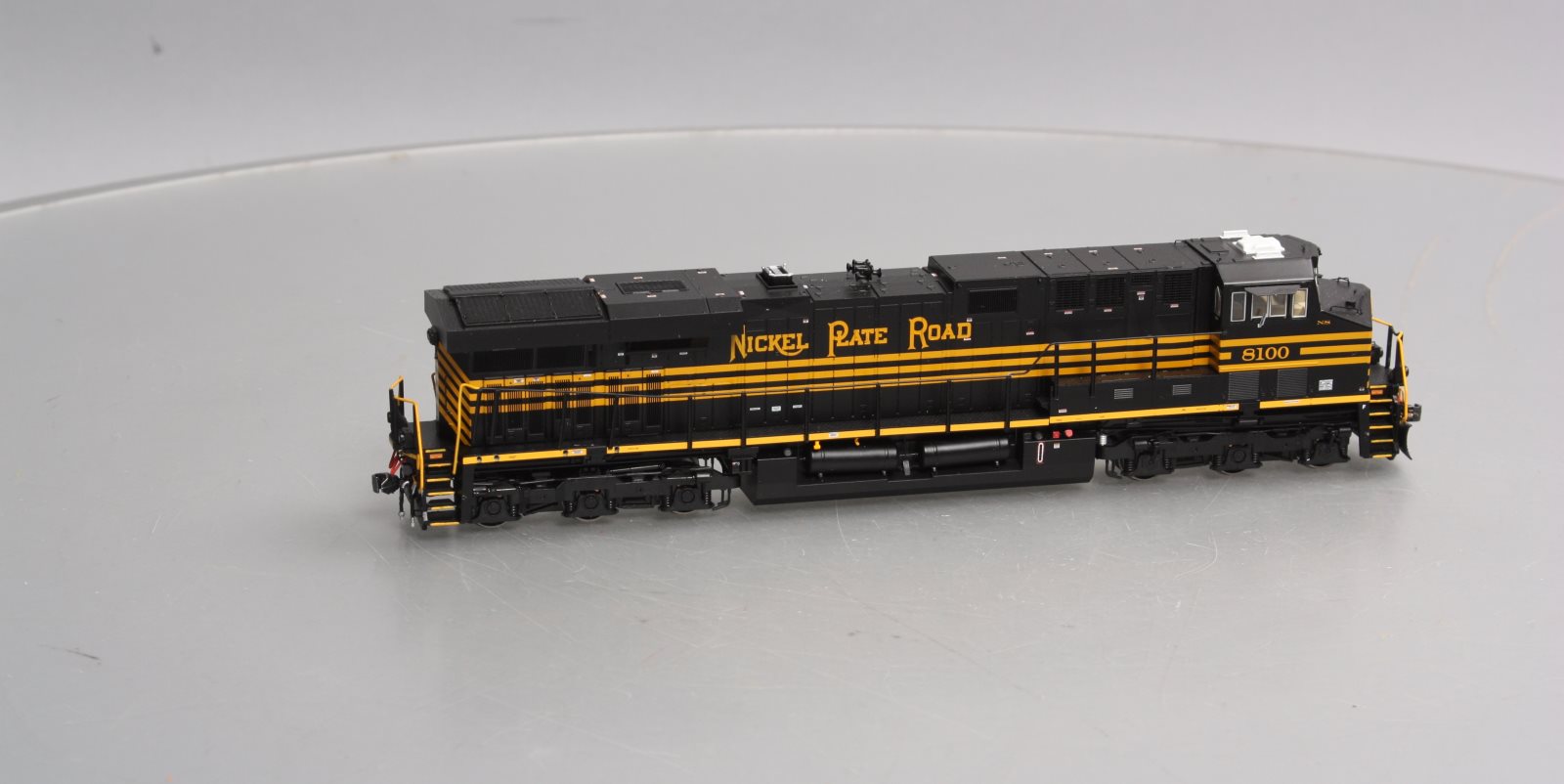 InterMountain 49710S-01 HO Nickel Plate Road GE ES44AC Locomotive #8100 w/Sound