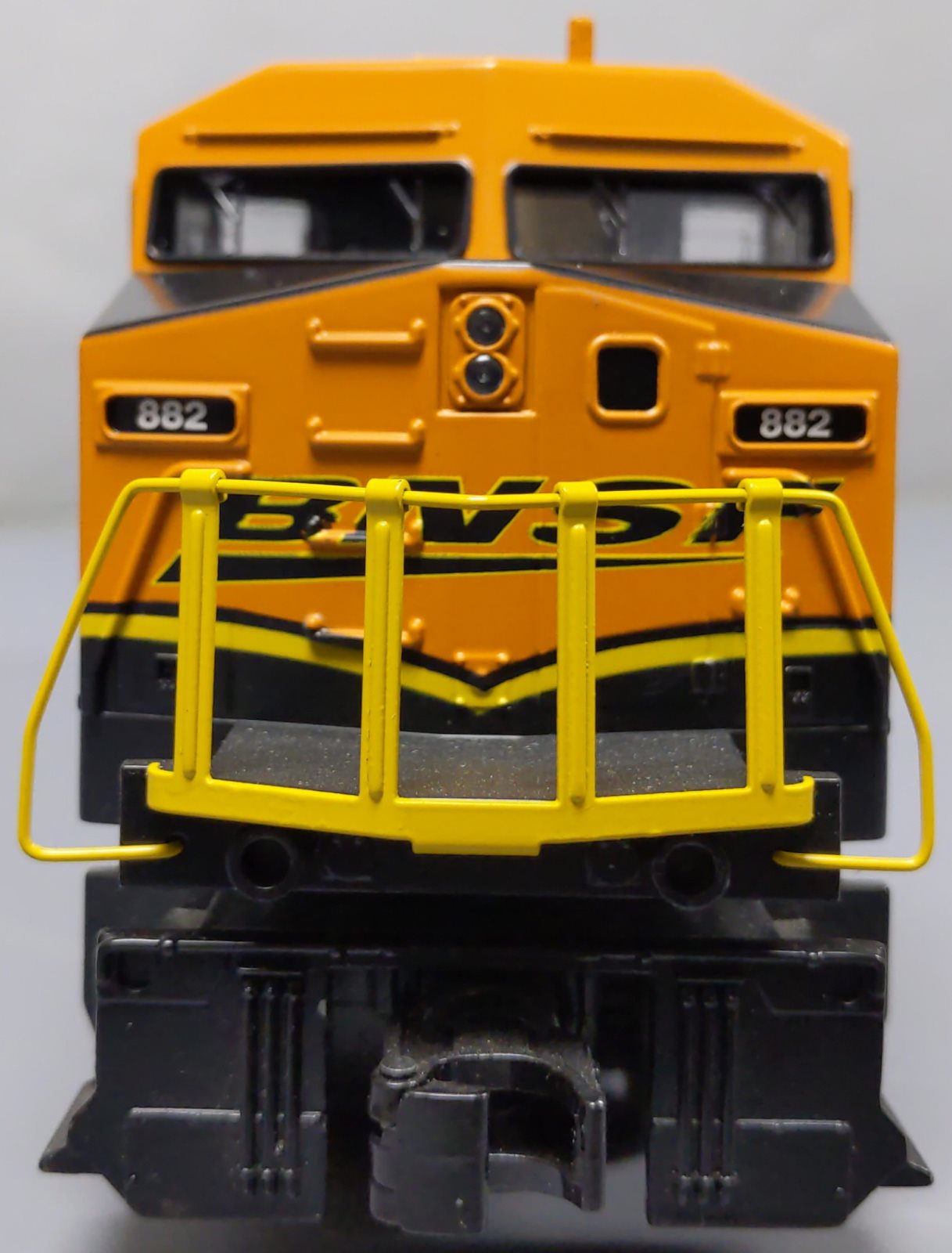 MTH 30-4247-1 BNSF RailKing Dash-8 O Gauge Diesel Freight Train