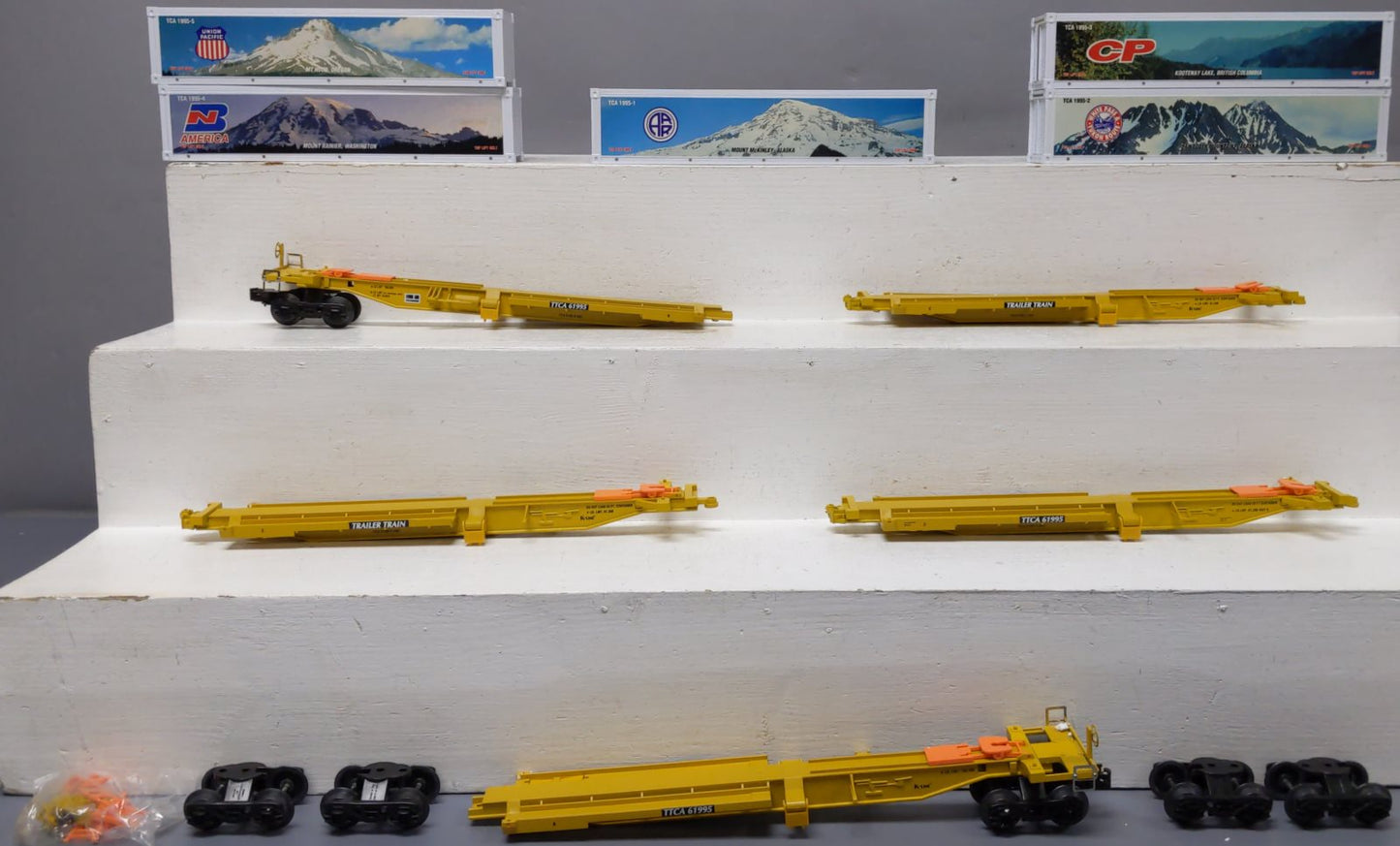 K-Line K77026IC O TCA TTAC 5-Pack Flatcar Set with Intermodal Containers LN/Box