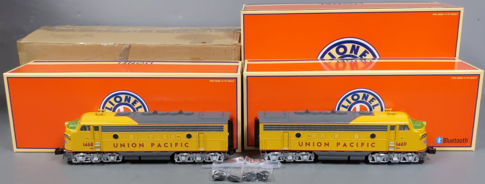 Lionel 2233850 O UP Legacy F7 AA Diesel Locomotive Set #1468/1469 w/BTO