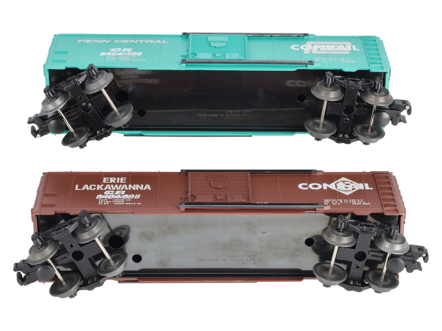 Lionel 6-21756 O Gauge Overstamped CR/PC Boxcars (Set of 2)