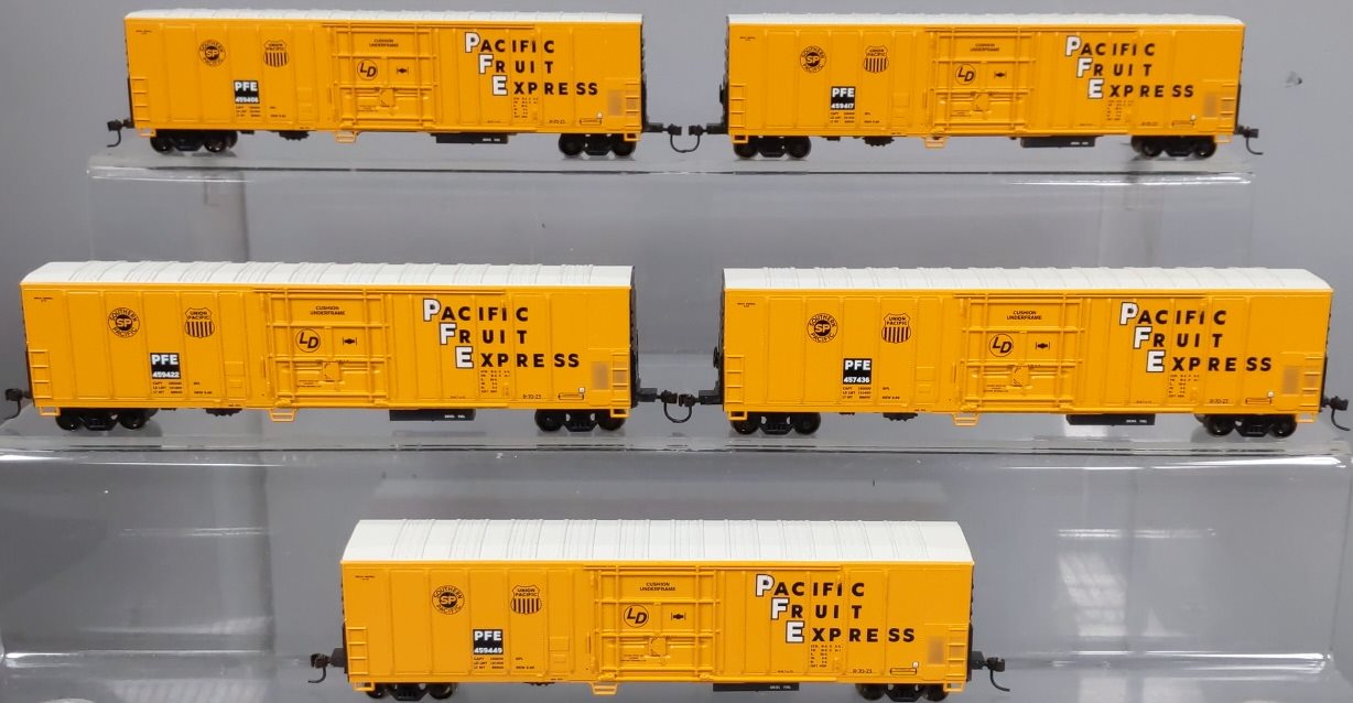 Athearn 92352 PFE 57' Mechanical Reefer Car Set (5 Cars)