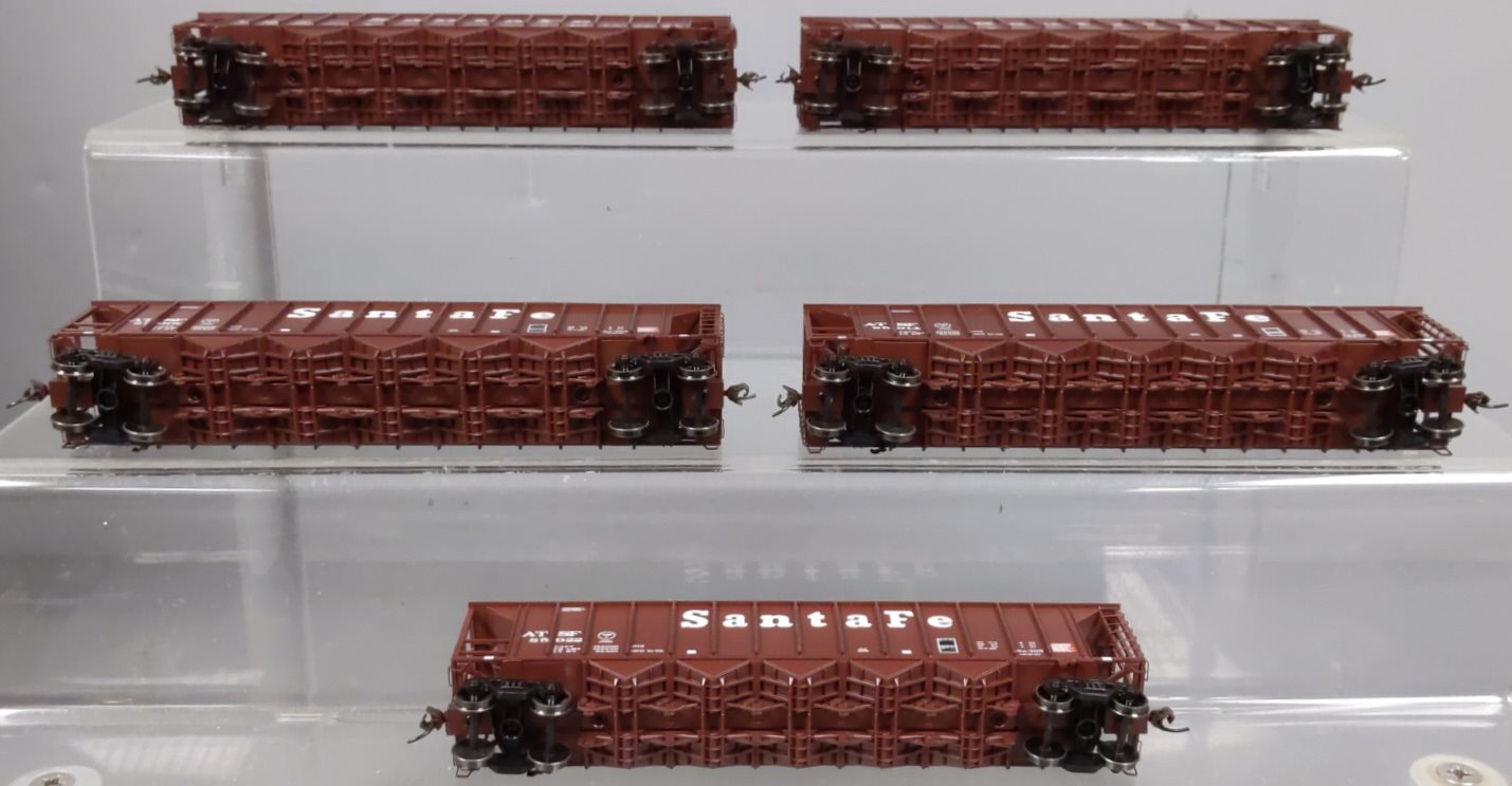 Athearn 94614 HO Santa Fe Ortner 5-Bay Rapid Discharge Hopper (Pack of 5)