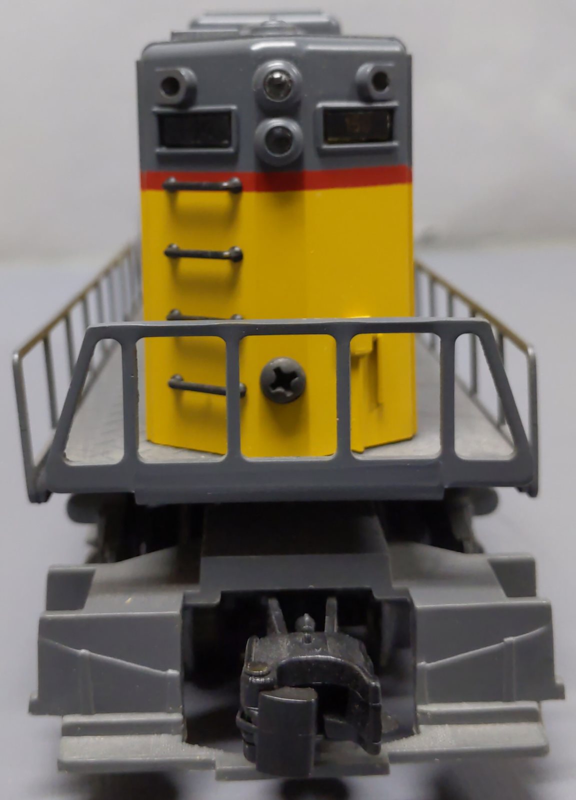 Lionel 6-18553 O Gauge Union Pacific Sears GP-9 Diesel Locomotive w/Case #150 LN/Box