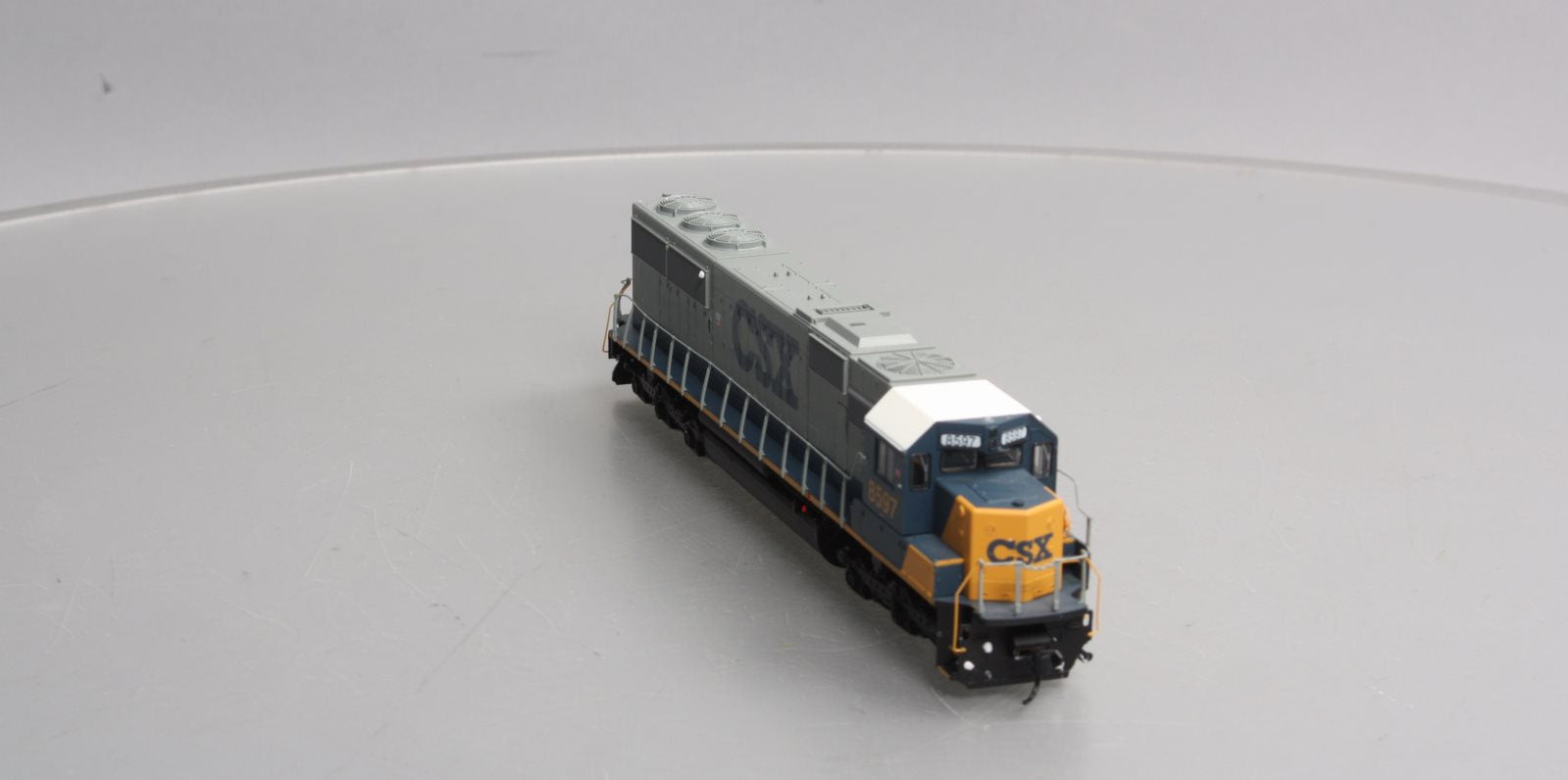 Walthers 910-20369 HO CSX SD50 Diesel Locomotive with ESU Sound/DCC #8597