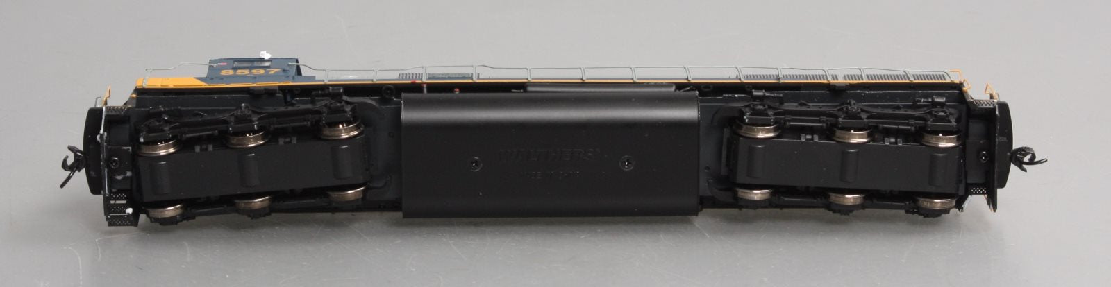 Walthers 910-20369 HO CSX SD50 Diesel Locomotive with ESU Sound/DCC #8597