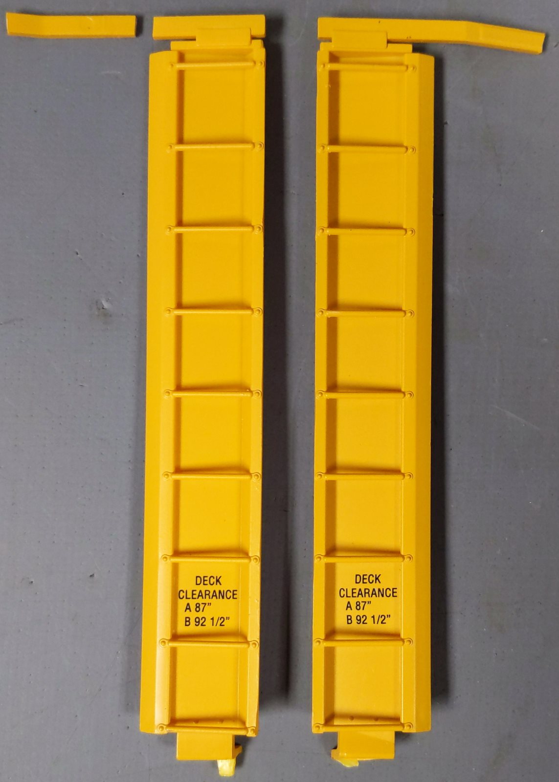 USA Trains R17177 G CSX Bi Level Auto Carriers