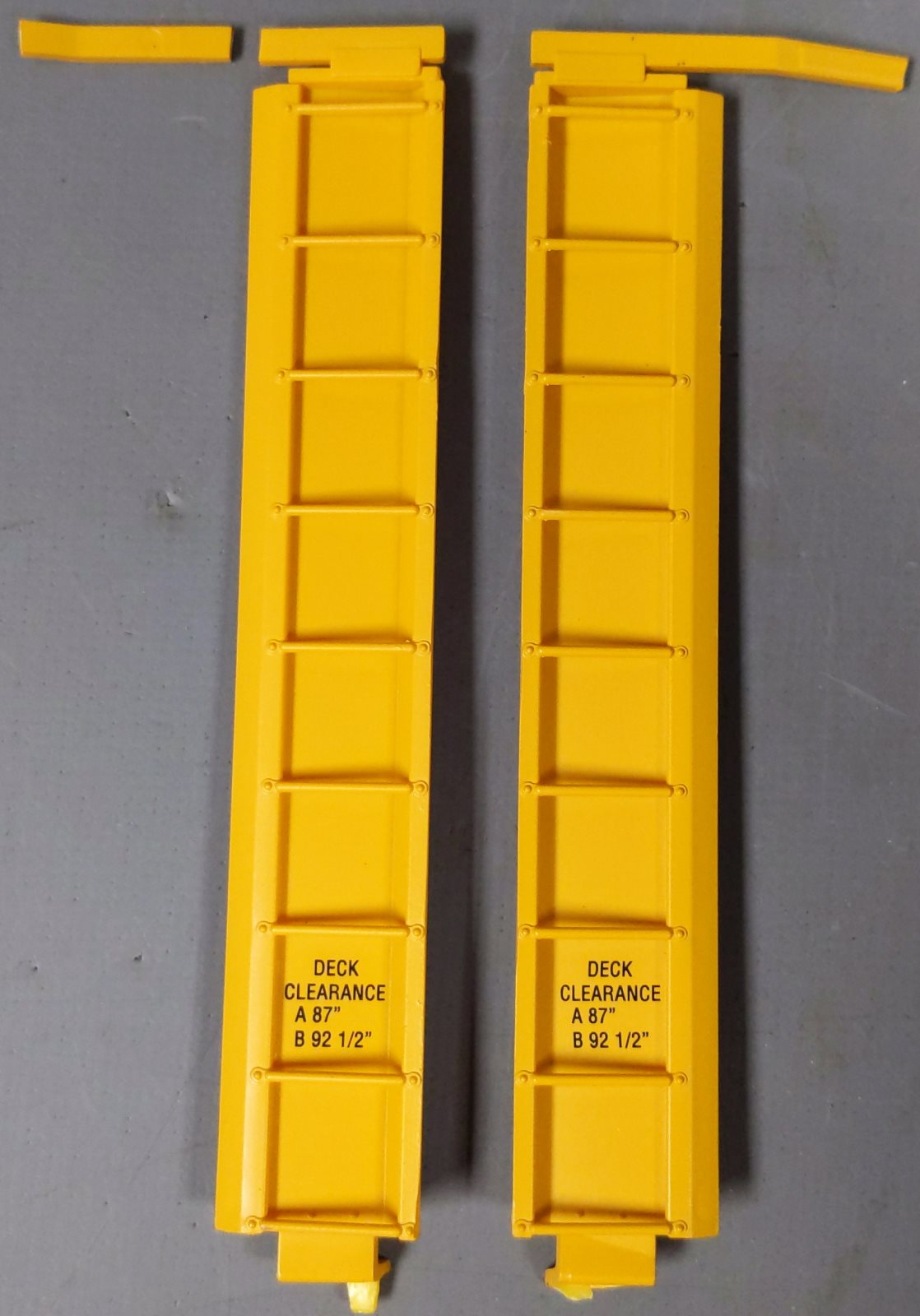 USA Trains R17177 G CSX Bi Level Auto Carriers