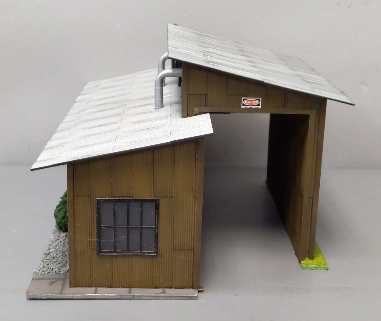 Menards 279-4452 O Gauge Trackside Multipurpose Building EX