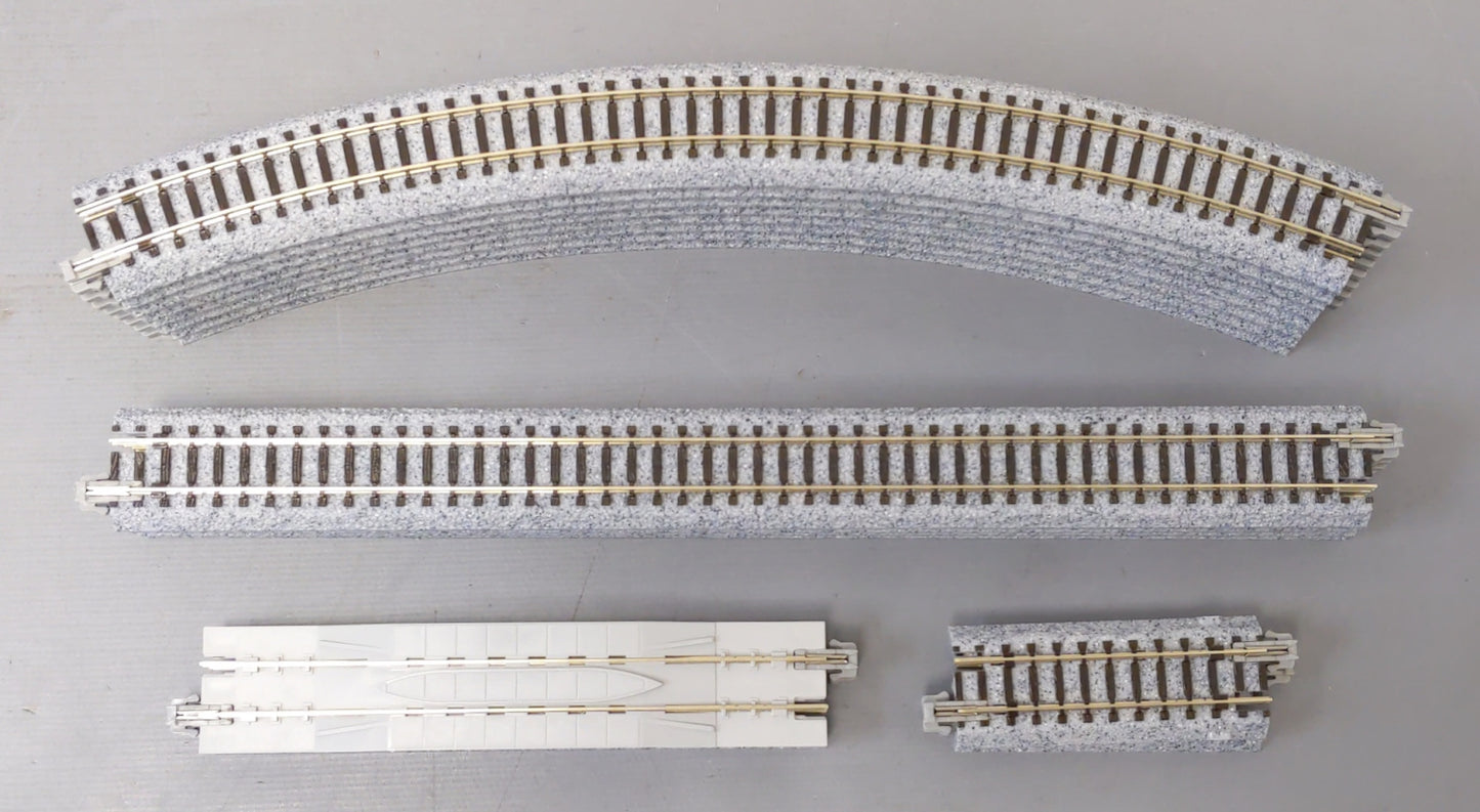 Kato 106-0021 CSX/Dark Future GE ES44AC GEVO N Gauge Diesel Freight Train Set