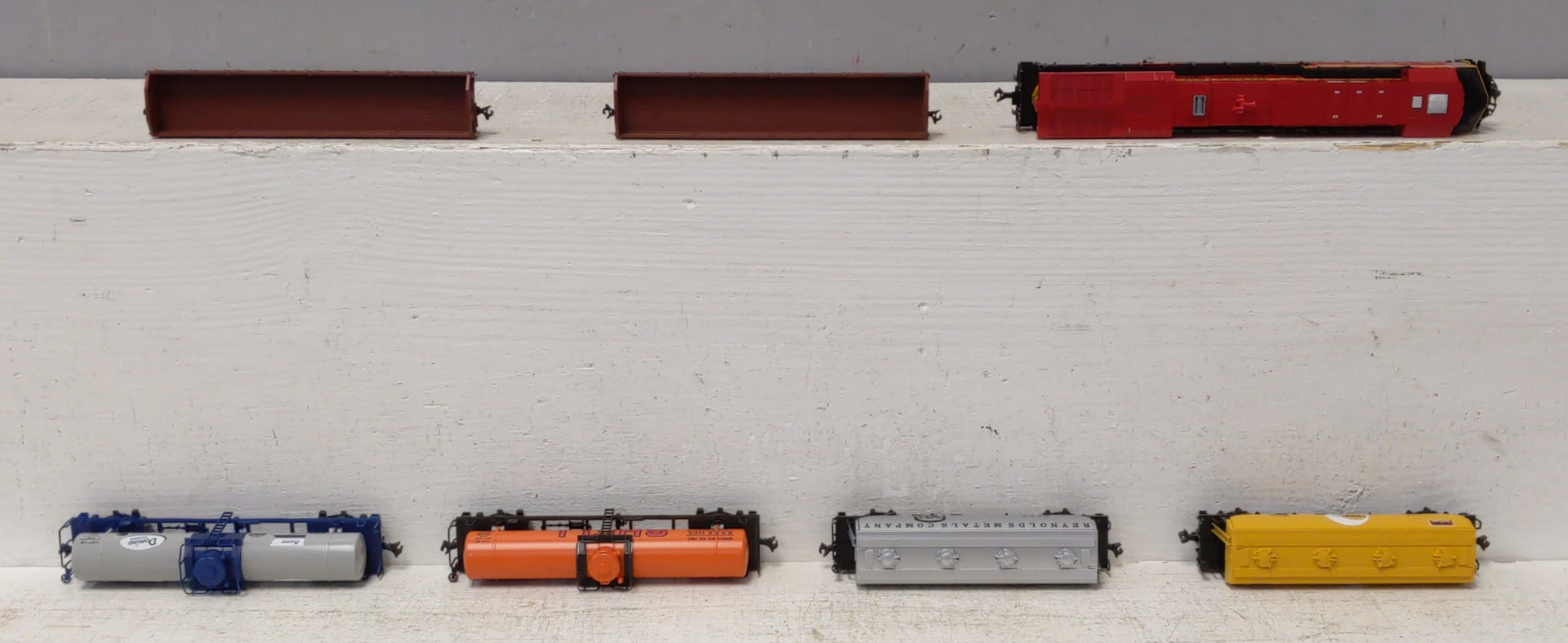 Kato 106-0026 FEC GE ES44C4 Gevo And Mixed Freight N Gauge Starter Set