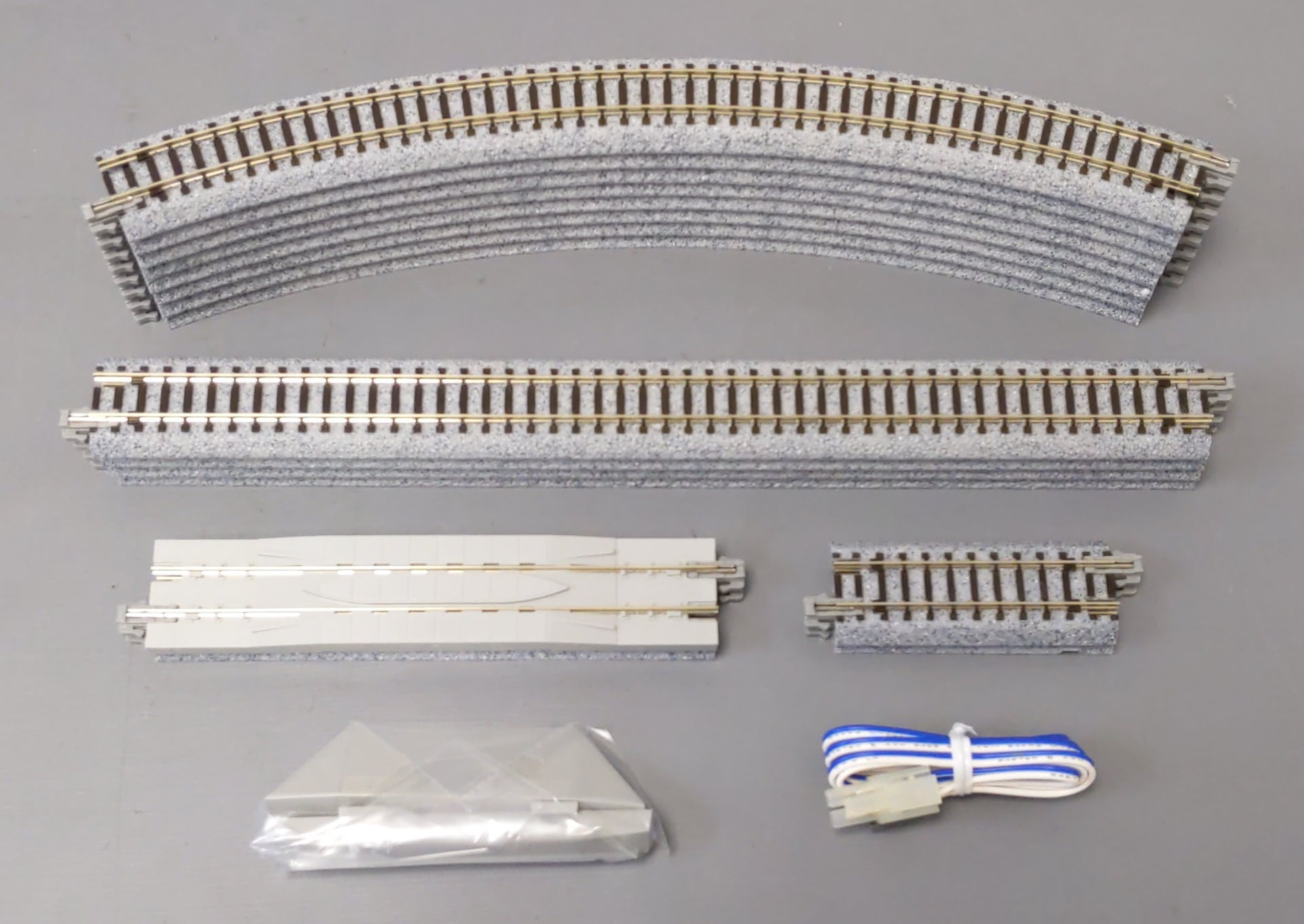 Kato 106-0020 N Scale Canadian National Diesel Freight Starter Set
