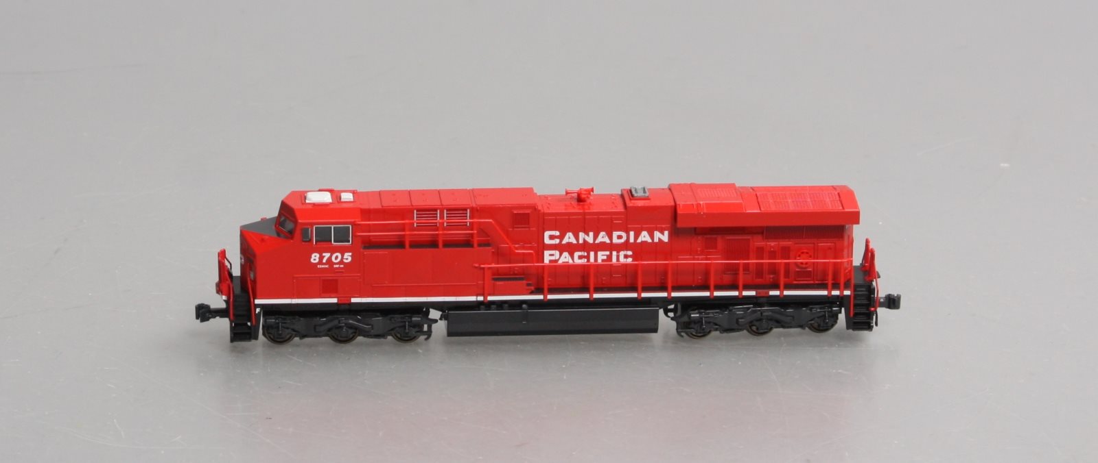 Kato 176-8903 N Canadian Pacific Diesel Locomotive #8705