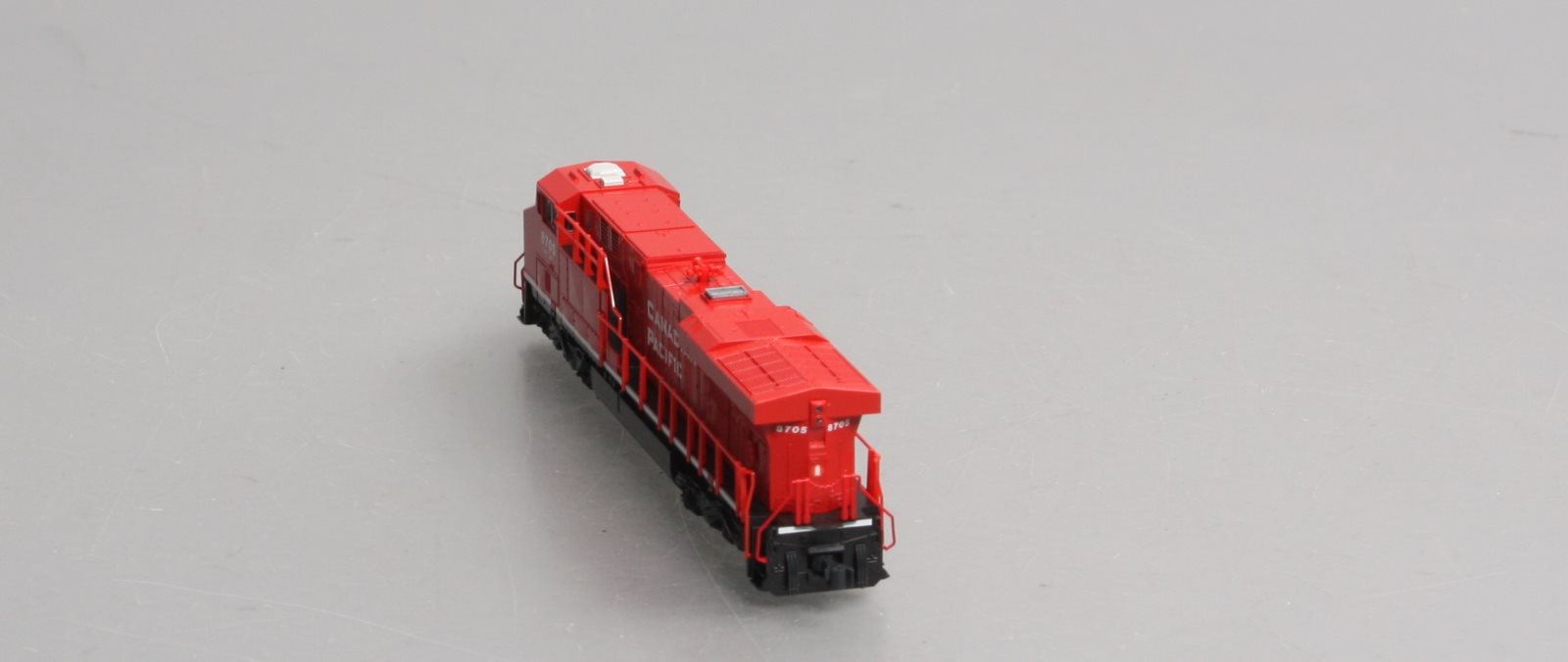 Kato 176-8903 N Canadian Pacific Diesel Locomotive #8705