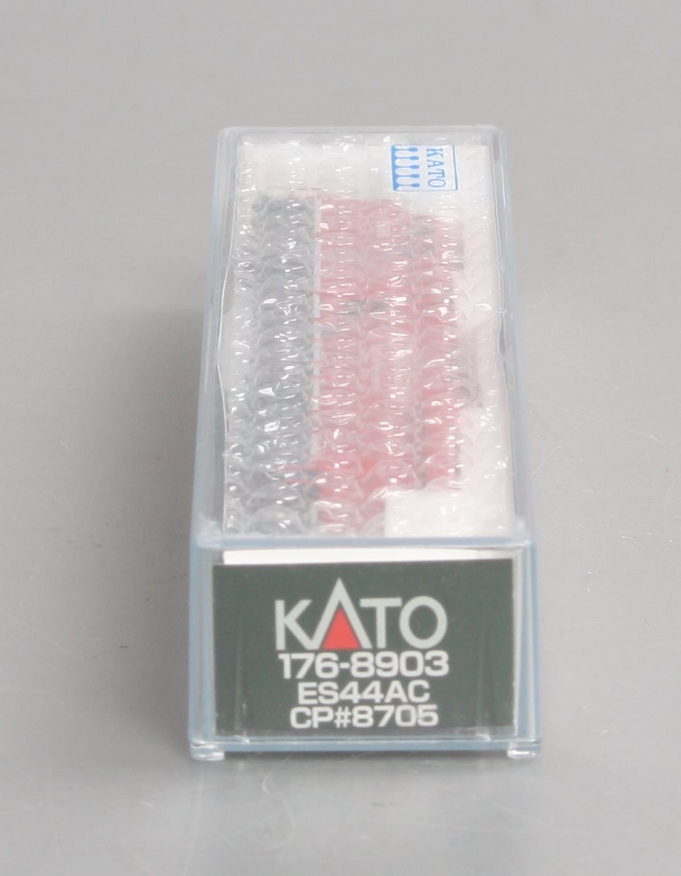 Kato 176-8903 N Canadian Pacific Diesel Locomotive #8705