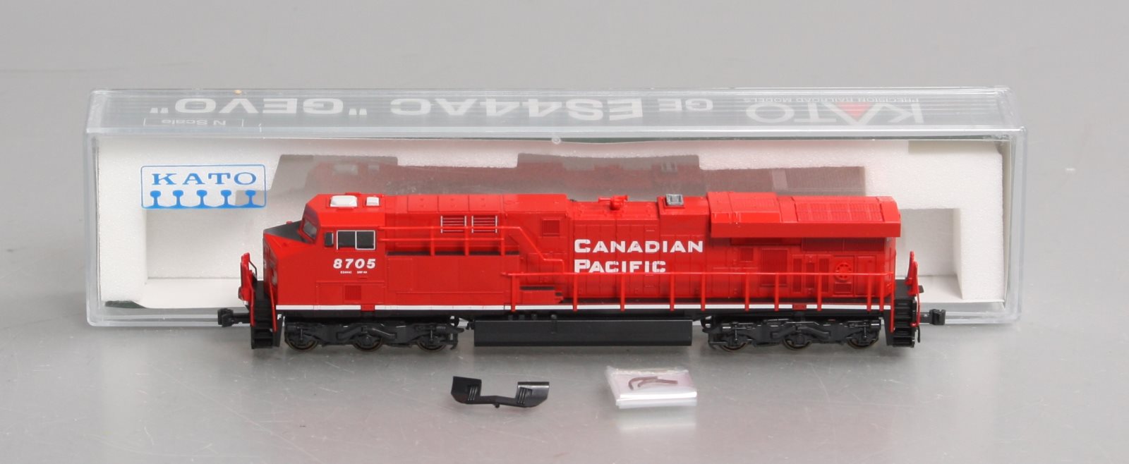 Kato 176-8903 N Canadian Pacific Diesel Locomotive #8705
