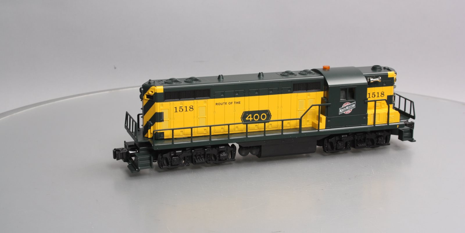 Lionel 6-28517 O C&NW Command Control Special GP7 Diesel Locomotive #1518 EX/Box