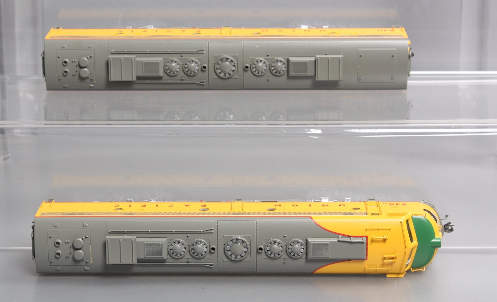 Rapido Trains 28541 HO UP EMD E8A/B Diesel Locomotive DCC & Sound #940/941B
