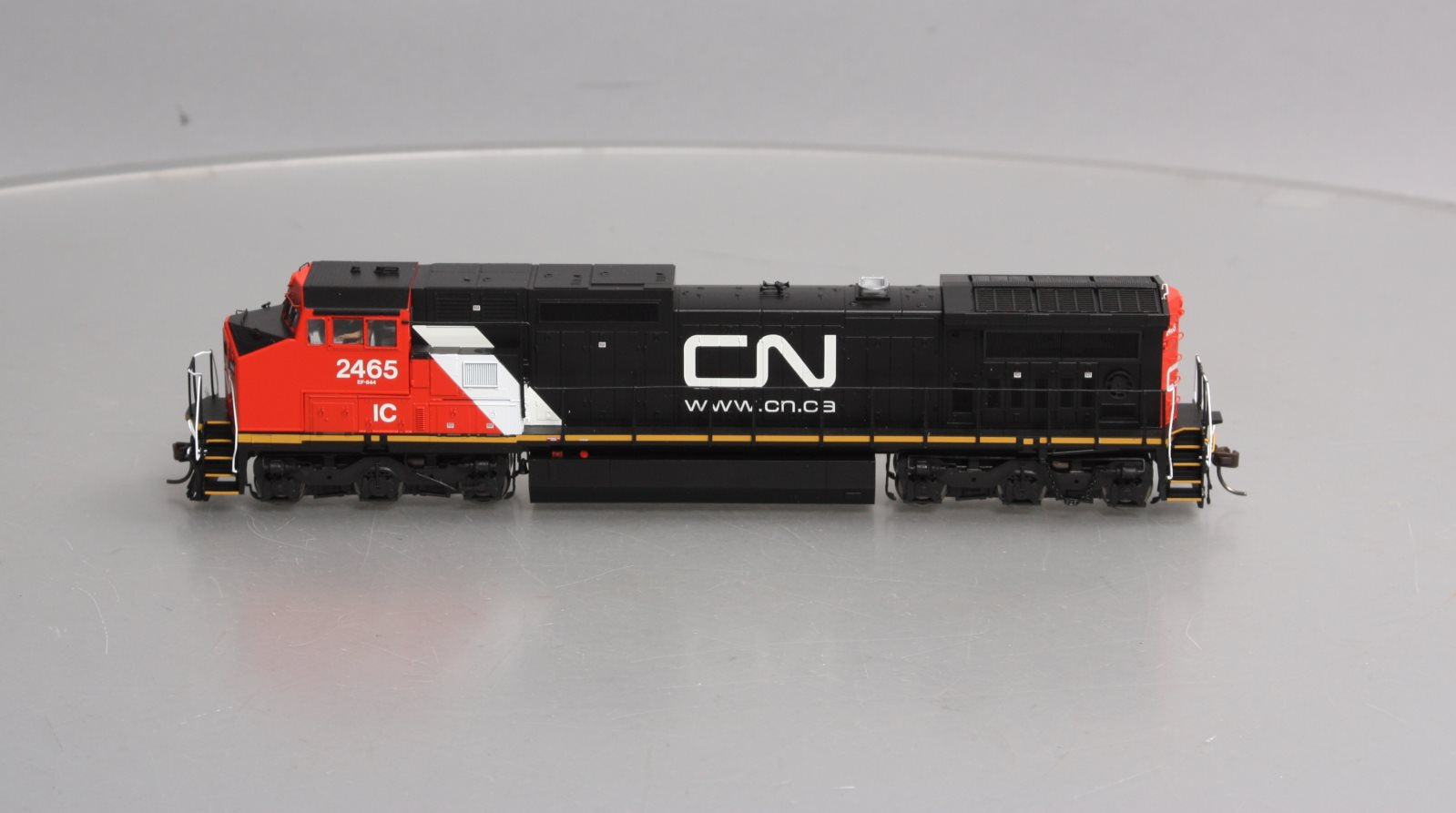 Atlas 10003136 HO CN DASH 8-40CW Diesel Locomotive with ESU Sound & DCC #2465