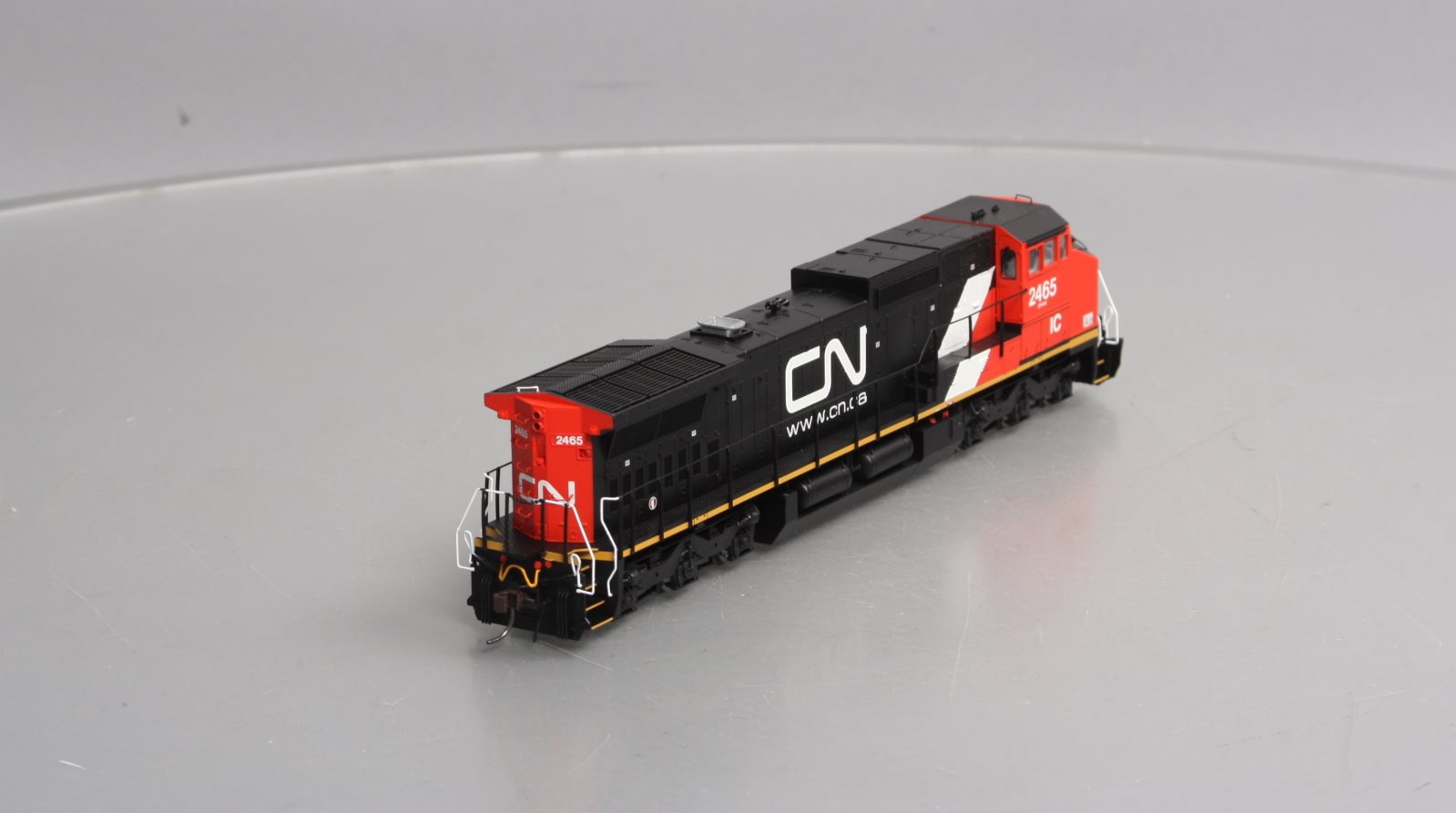 Atlas 10003136 HO CN DASH 8-40CW Diesel Locomotive with ESU Sound & DCC #2465