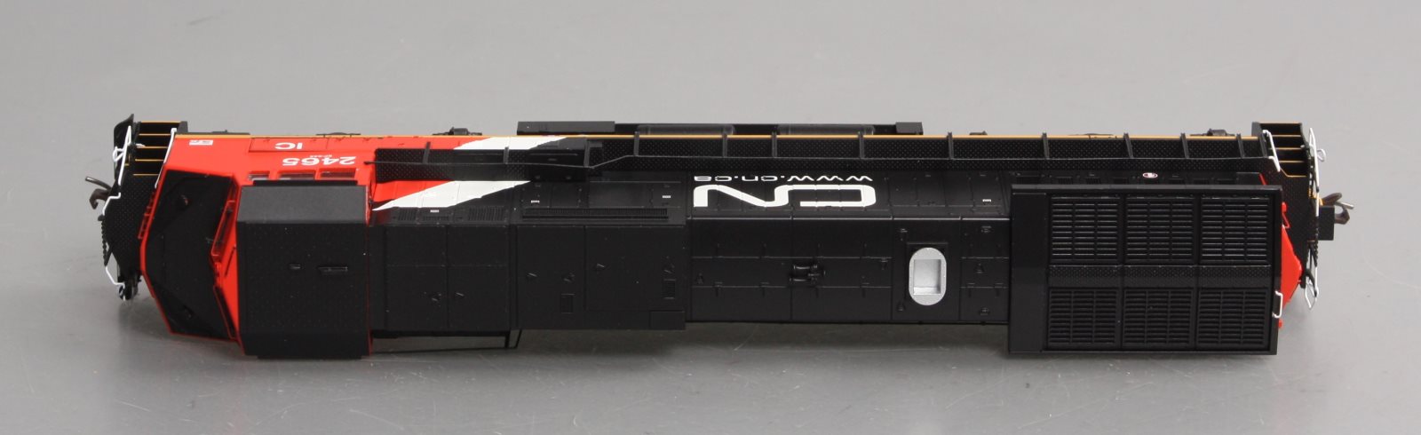 Atlas 10003136 HO CN DASH 8-40CW Diesel Locomotive with ESU Sound & DCC #2465