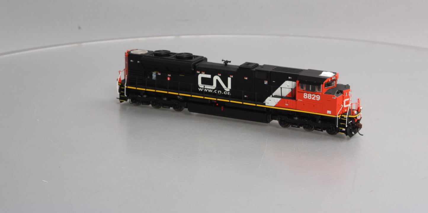Athearn G68694 HO Canadian National SD70M-2 Diesel Locomotive #8829 w/DCC/SND