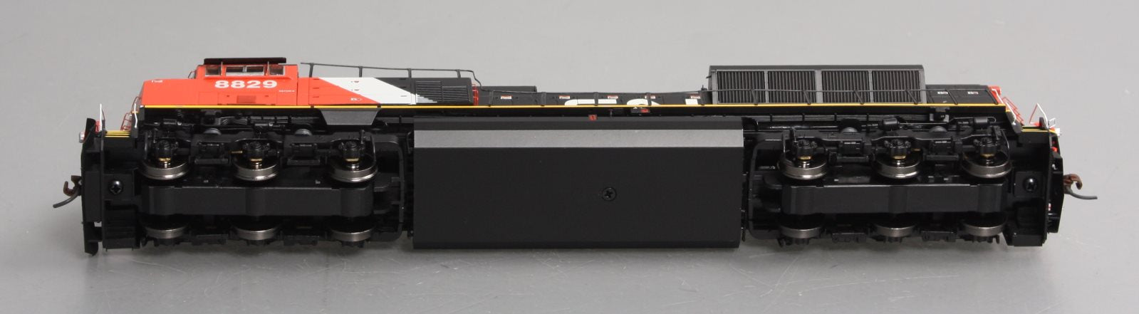 Athearn G68694 HO Canadian National SD70M-2 Diesel Locomotive #8829 w/DCC/SND