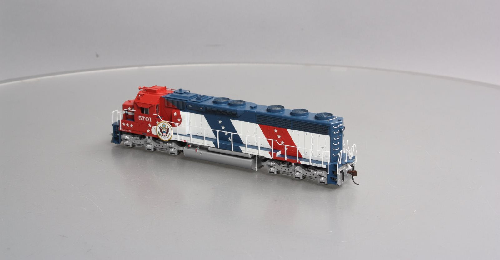 Athearn G67224 HO Santa Fe (Bicentennial) SD45-2 Diesel Loco #5701 w/DCC/Sound
