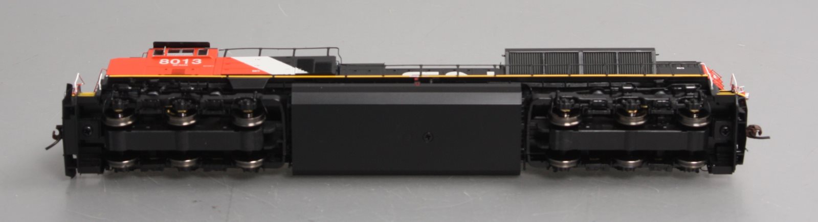 Athearn G68626 HO Canadian National SD70M-2 Diesel Locomotive #8013 w/DCC/Sound