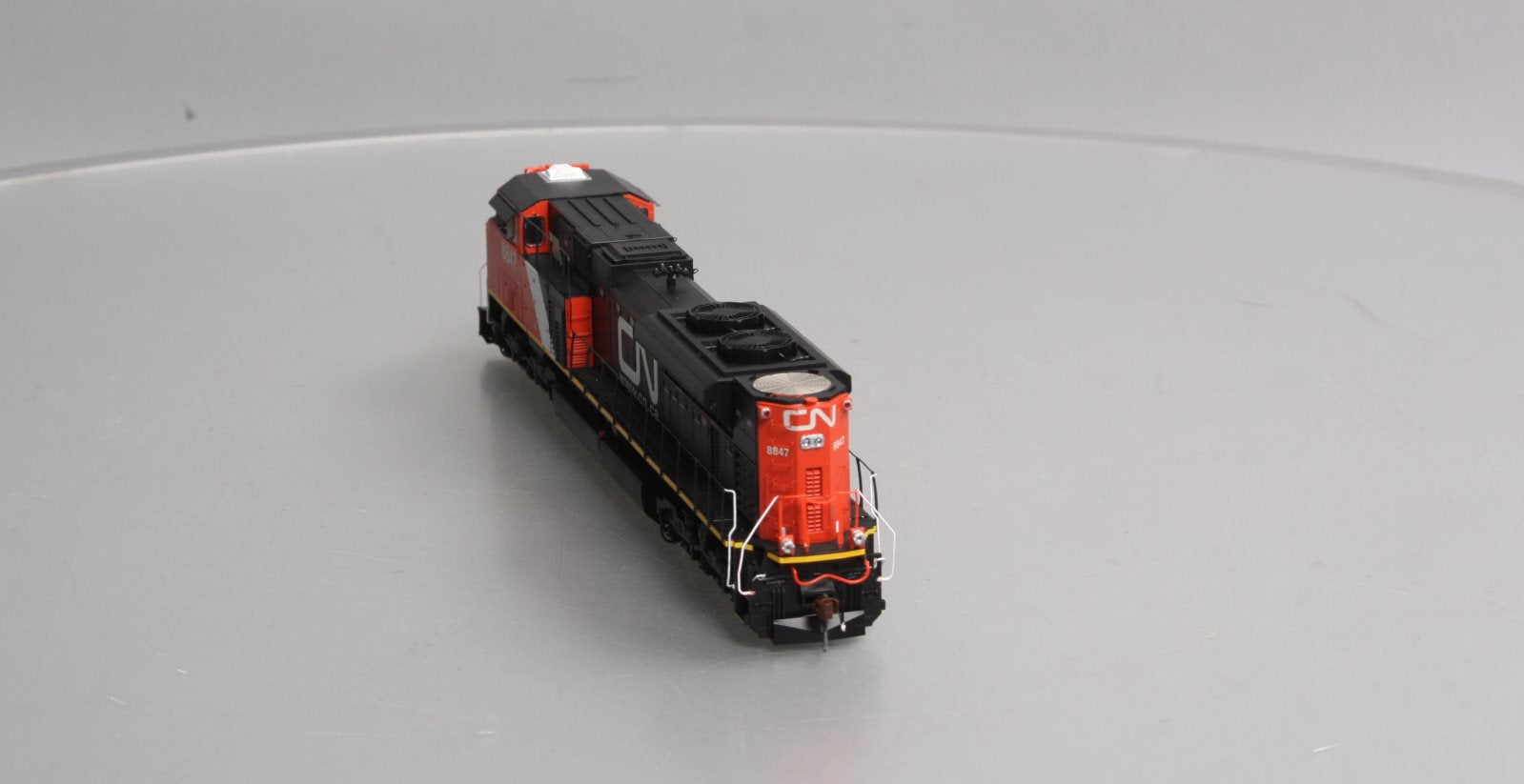 Athearn G68696 HO CN SD70M-2 Diesel Locomotive w/DCC/Sound #8847