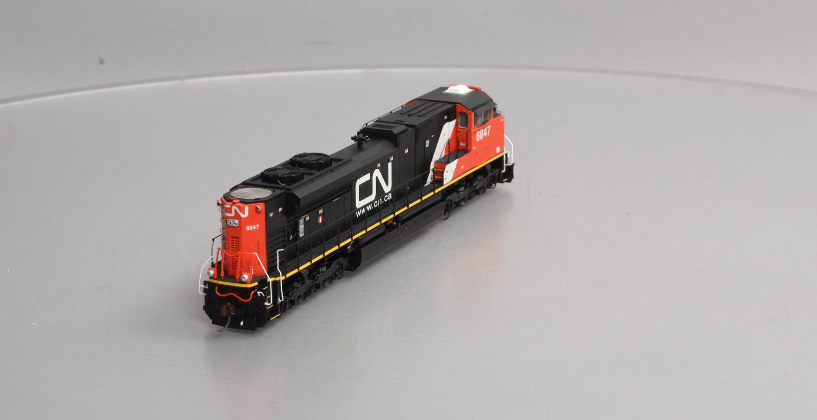Athearn G68696 HO CN SD70M-2 Diesel Locomotive w/DCC/Sound #8847