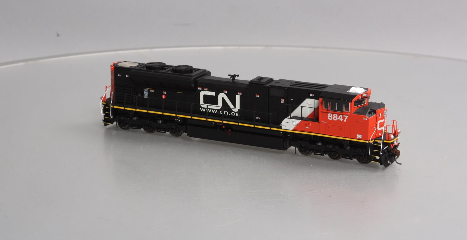 Athearn G68696 HO CN SD70M-2 Diesel Locomotive w/DCC/Sound #8847