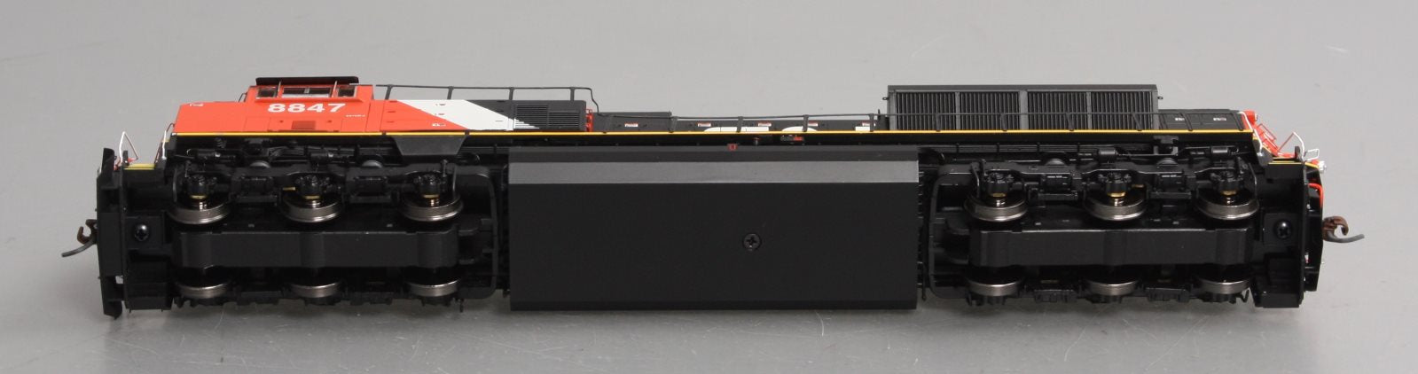 Athearn G68696 HO CN SD70M-2 Diesel Locomotive w/DCC/Sound #8847