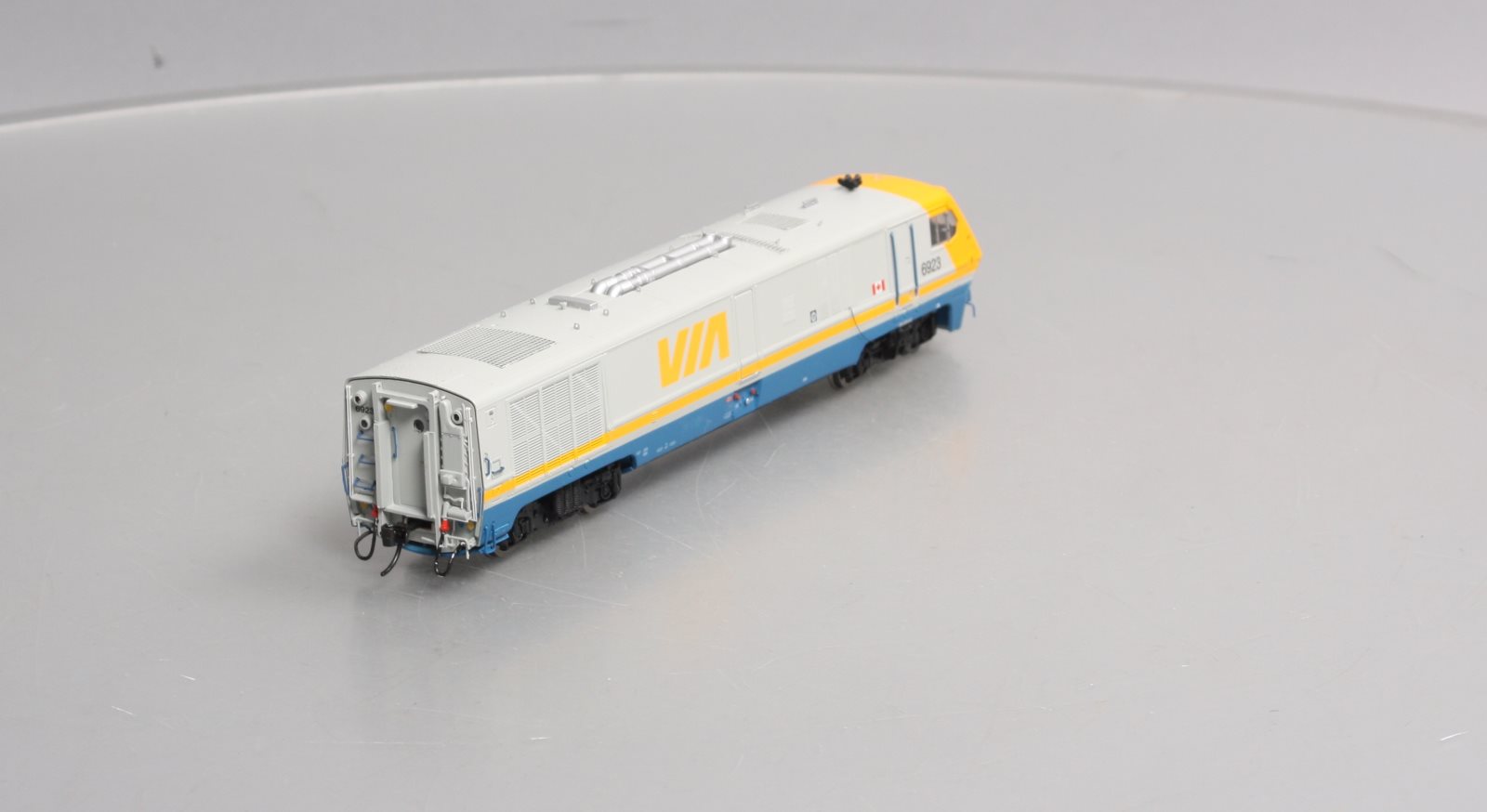 Rapido Trains 200010 HO VIA Rail Canada Bombardier LRC #6923