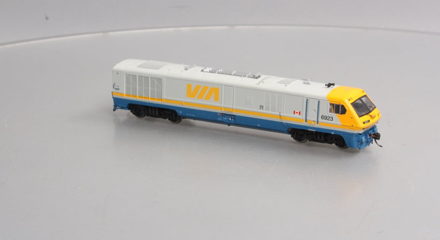 Rapido Trains 200010 HO VIA Rail Canada Bombardier LRC #6923