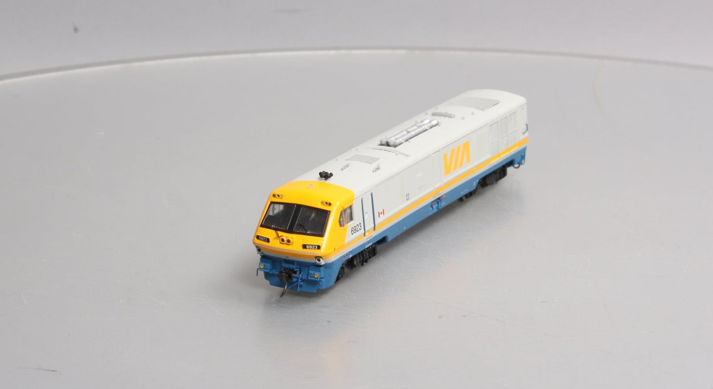 Rapido Trains 200010 HO VIA Rail Canada Bombardier LRC #6923