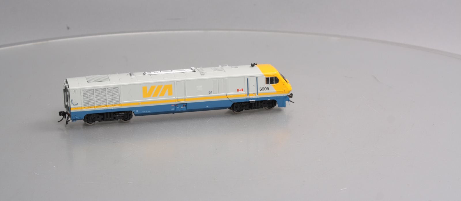 Rapido Trains 200008 HO VIA Rail Canada Bombardier LRC #6905