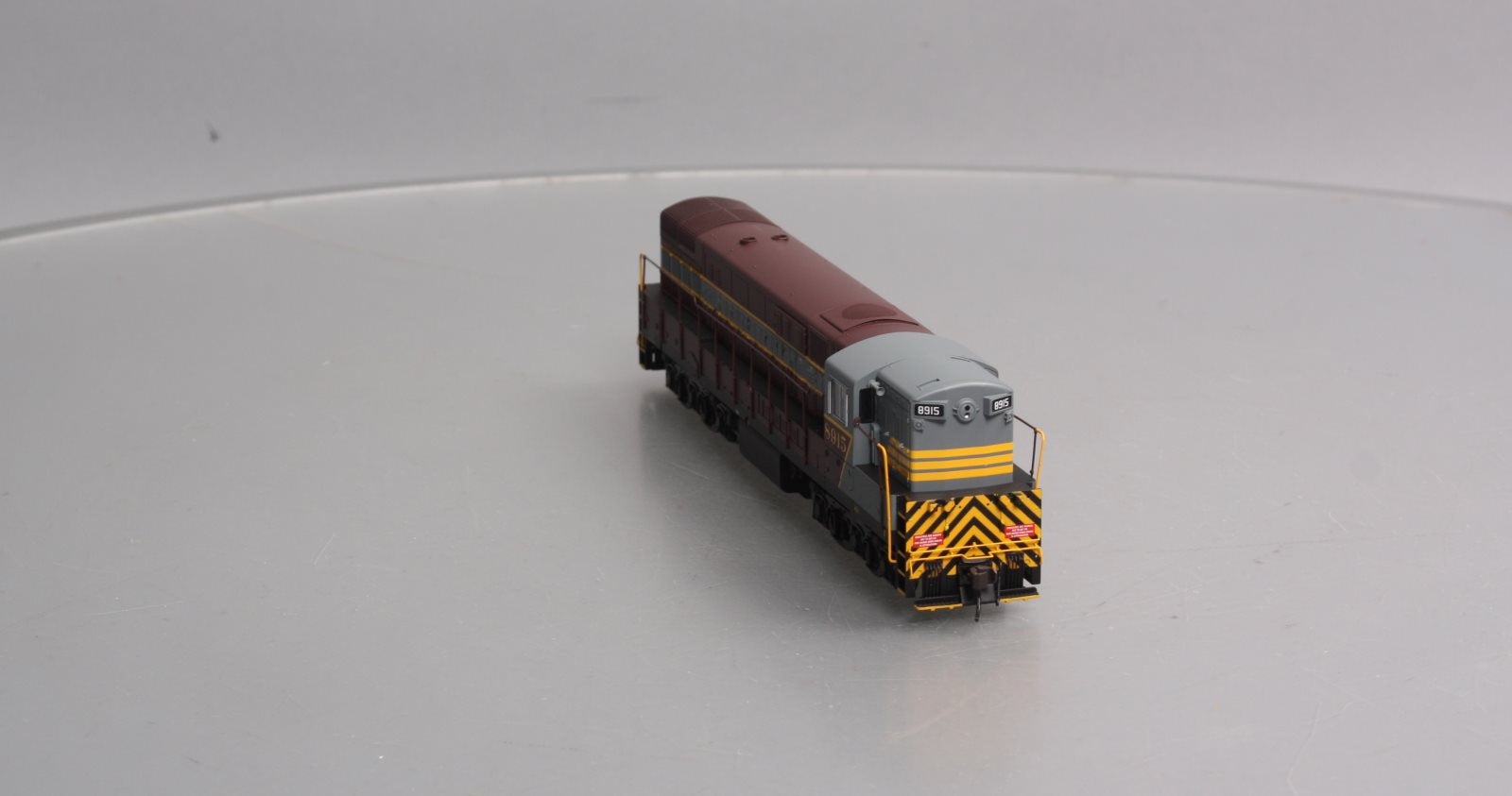 Atlas 7772 HO Canadian Pacific Ph. 2 Diesel Locomotive #8915 w/ DCC & SND