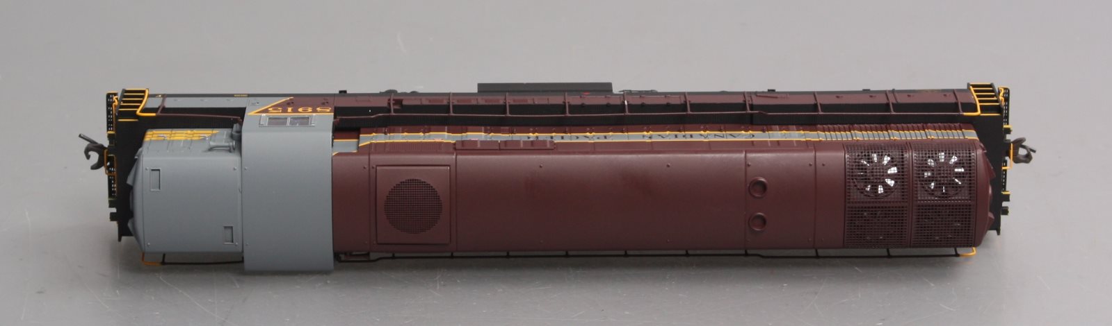 Atlas 7772 HO Canadian Pacific Ph. 2 Diesel Locomotive #8915 w/ DCC & SND