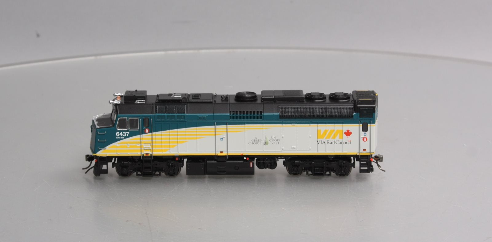 Rapido Trains 82505 HO VIA Rebuilt F40PH Diesel Locomotive #6347 w/ DCC & Sound