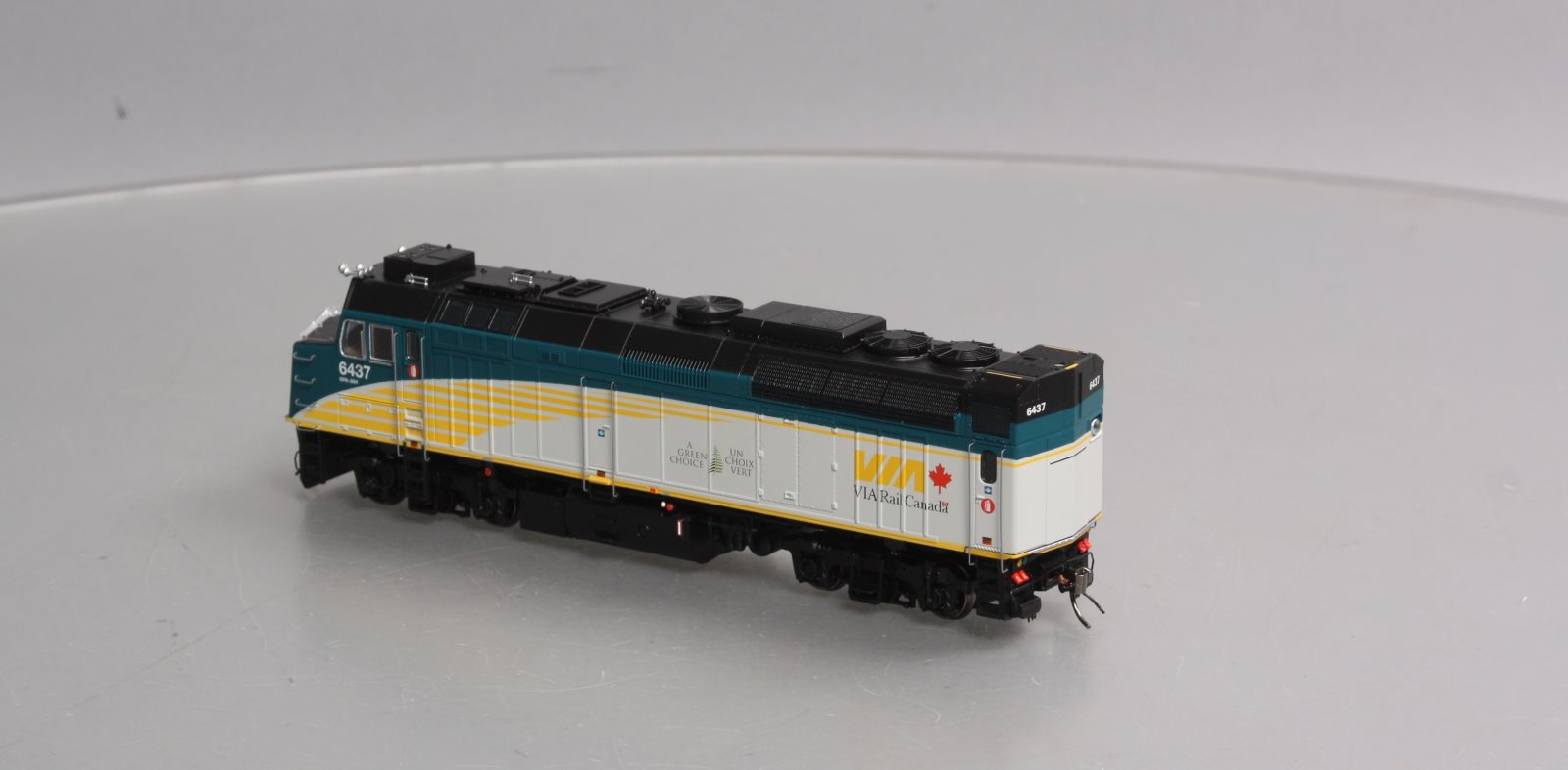 Rapido Trains 82505 HO VIA Rebuilt F40PH Diesel Locomotive #6347 w/ DCC & Sound