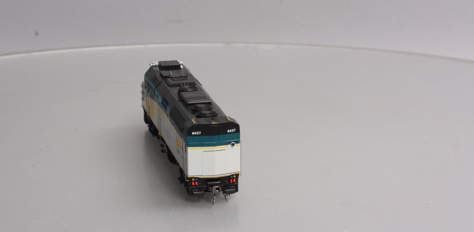 Rapido Trains 82505 HO VIA Rebuilt F40PH Diesel Locomotive #6347 w/ DCC & Sound