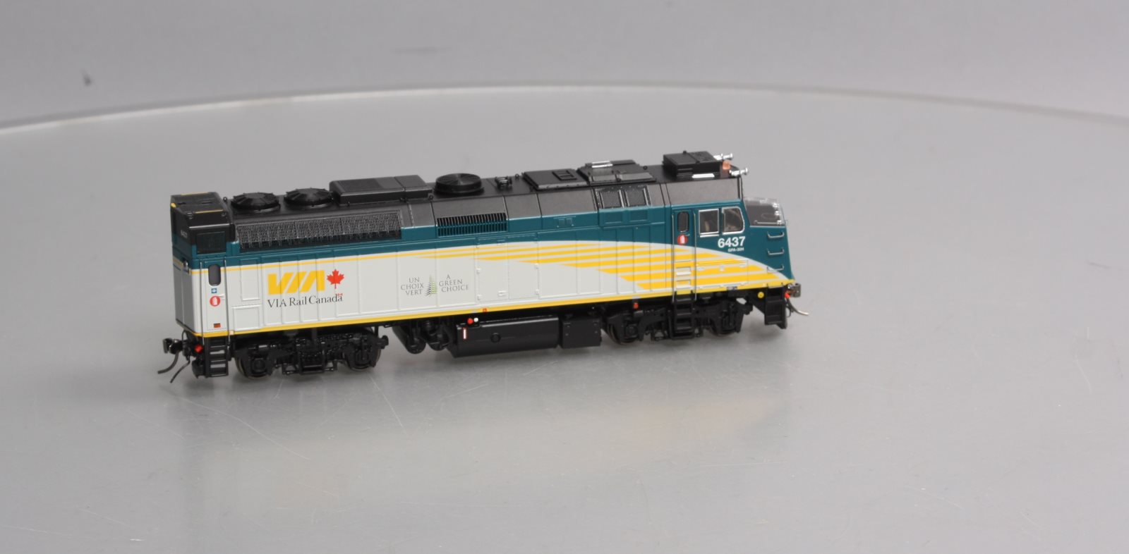 Rapido Trains 82505 HO VIA Rebuilt F40PH Diesel Locomotive #6347 w/ DCC & Sound