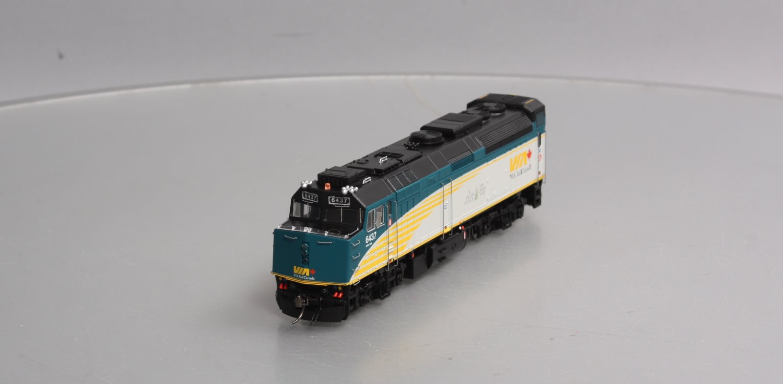 Rapido Trains 82505 HO VIA Rebuilt F40PH Diesel Locomotive #6347 w/ DCC & Sound