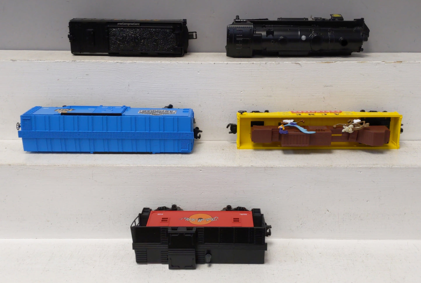 Lionel 6-21936 O Gauge Warner Bros. Looney Tunes Steam Freight Train Set LN/Box
