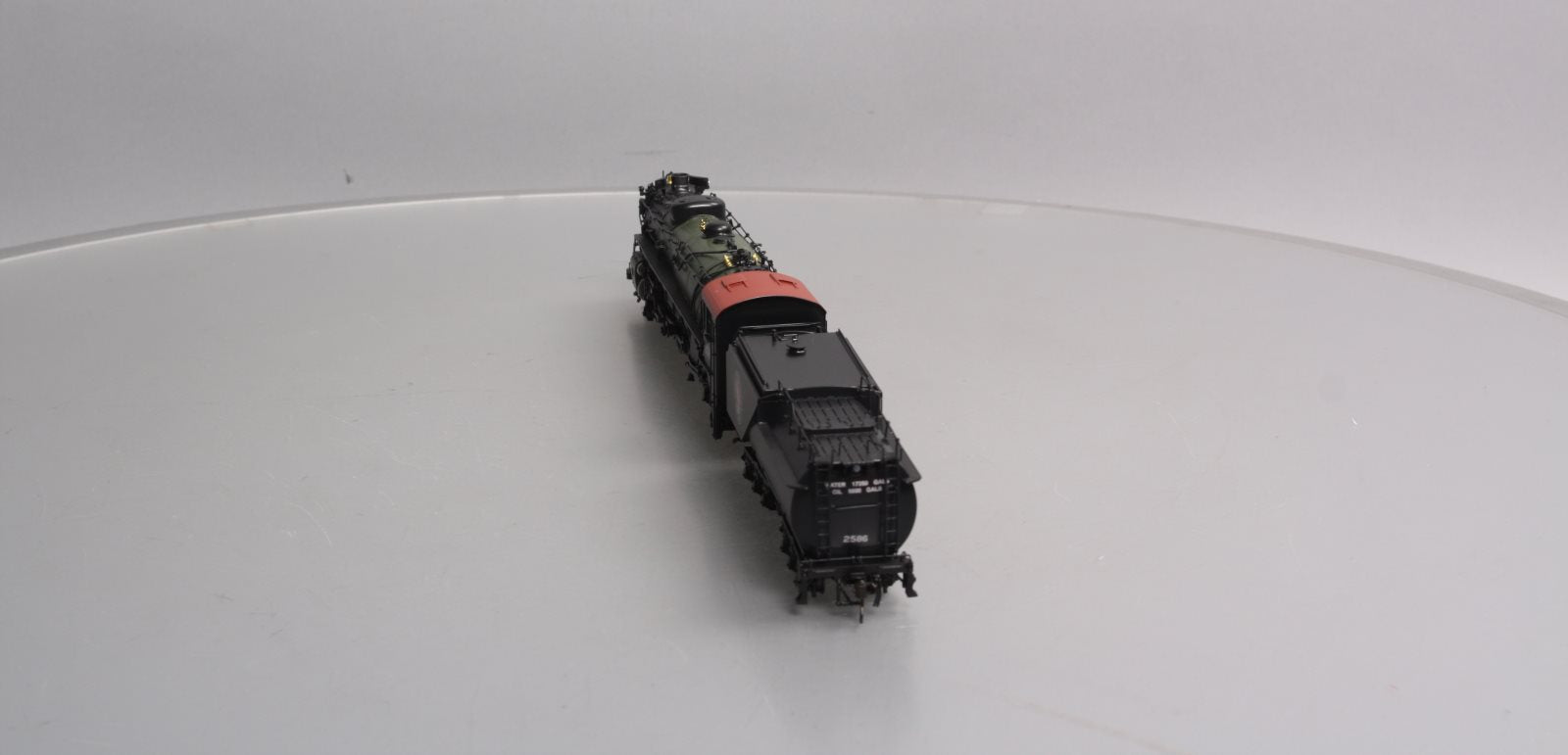 Broadway Limited 2874 HO Great Northern Class S-2 4-8-4 Vestibule Cab #2586